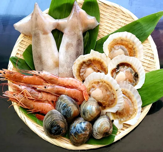 炭火で焼かれる和牛